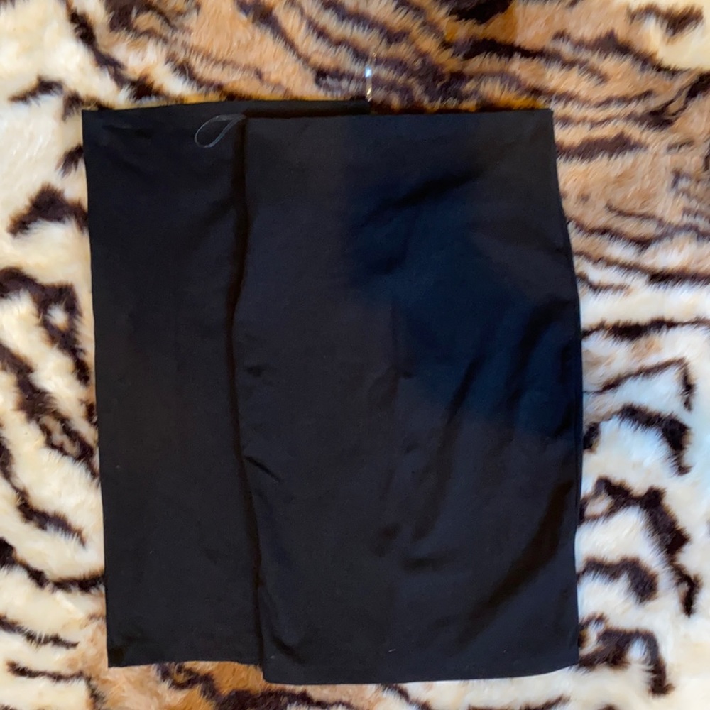 Black pencil skirt, streatchy, seamless